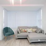 The Avenue Apartmán *