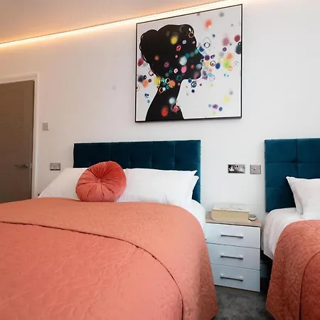 The Avenue * Лідс