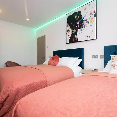 The Avenue Апартаменти