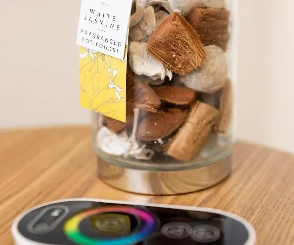 The Avenue Apartment *