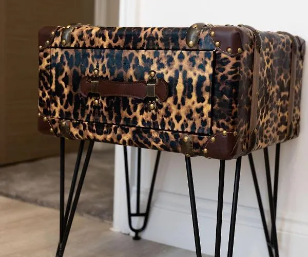 The Avenue Apartment *