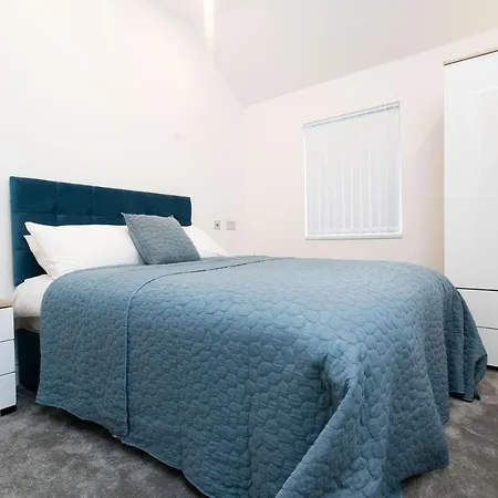 The Avenue Leeds (West Yorkshire)